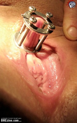 bushmaster-60:  pervypain:- I like the sweet clit stretcher!