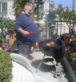 bigfattybc:  supergordos:  yumi  how do you bbq with out burning