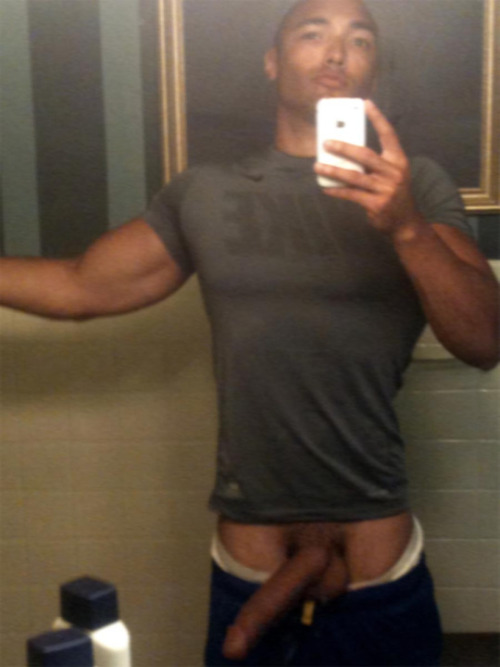 kik-supalips87:  Ooooooooooooo a pogo stick! Bouncing!   Submissions @kik-supalips87   Please follow:http://nudeselfshots-blackmen.tumblr.com/