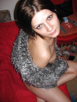 More nip slips and pussy slips pics at http://pussyslip.tumblr.com/