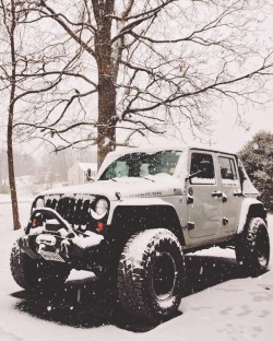 infinite-paradox:Jeeps and snow!