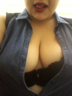 thick-curvy-love:  Have some boobs this morning! Y'all have a