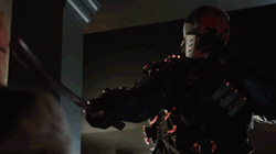 dccomicsgifs:  Slade = Deathstroke 