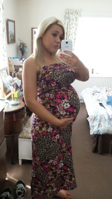 vickyandchick:  30 weeks and 1 day! It’s official, there is