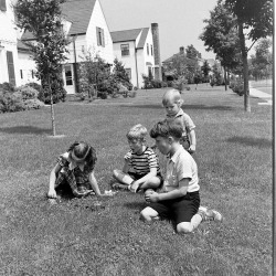 fuckyeahvintage-retro:  New York State suburban living, 1940s