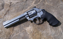 gunsknivesgear:  Smith & Wesson .357 Magnum. “A Smith