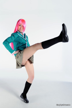 Moka set is now up on www.cosplay-mate.com and nothing like a Moka kick to celebrate that.