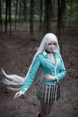 cosplayhotties:  Moka Akashiya by Djezzi-Li 