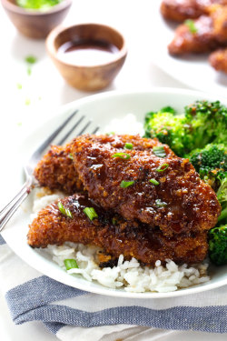 do-not-touch-my-food:  Sticky Garlic Chicken and Broccoli  Yummy