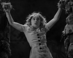 goregirlsdungeon:  King Kong (1933) directed by Merian C. Cooper