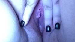 xxxkinkyprincessxxx:  Here’s another shot of my little pussy