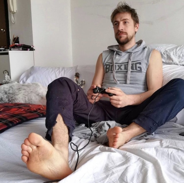 feetman80-deactivated20220409: nice feet