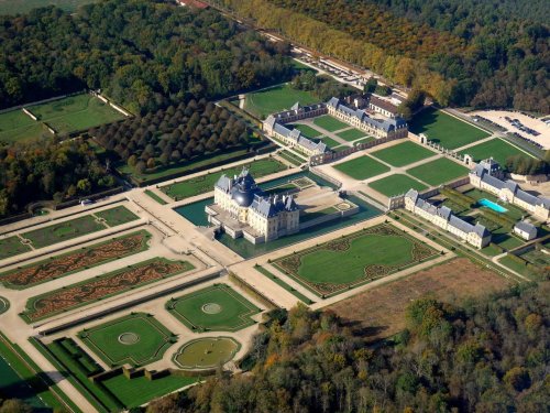 legendary-scholar:  Château de Vaux le Vicomte.