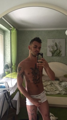 needmorecatsinmylife:  Good morning guys