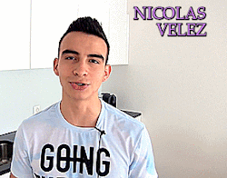 el-mago-de-guapos:  Nicolás Vélez Cocinando desnudo https://www.youtube.com/watch?v=ey2KkmVtoI4