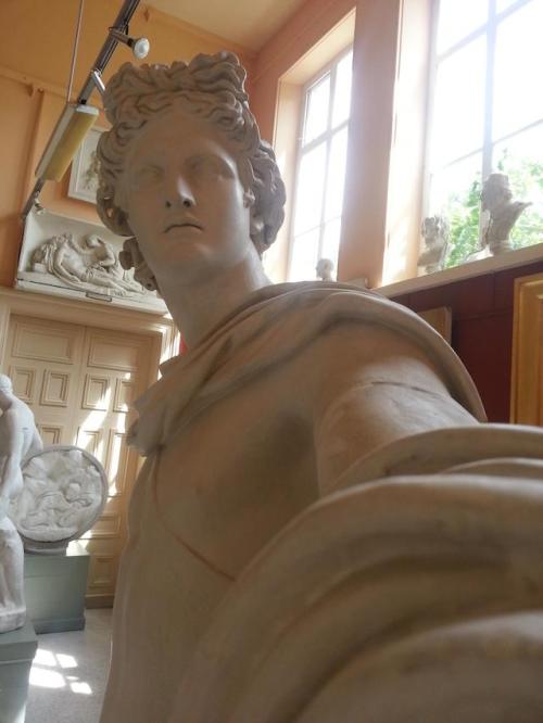 asylum-art:  This Guy Set Up His Camera To Make it Look Like Statues TakingÂ Selfies On a recent trip to the Crawford Art Gallery in Cork, Ireland, reddit user Jazsus_ur_lookin_well came up with a fun photo series by setting up his camera to make it look