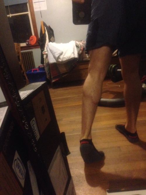lifeofalifter:  gail-alexandra:  lifeofalifter:  Had to skip leg day today cuz of my surgery, but here’s my no-pump-booty anyway  excuse me kind sir… can I has your number? Can I have it?  Tehe 