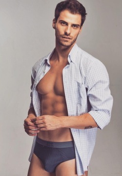 rapideyesmovement: Lucas Malvacini 