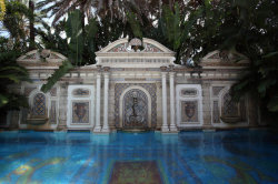 Versace Mansion, a South Beach Star, Faces Auction (via @NYTimes)