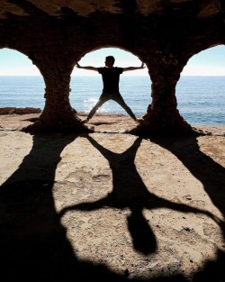 luz-natural:  Man in a circle @poutge by @roldanhavn