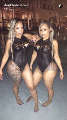 thicksexyasswomen:  #RealSisters 