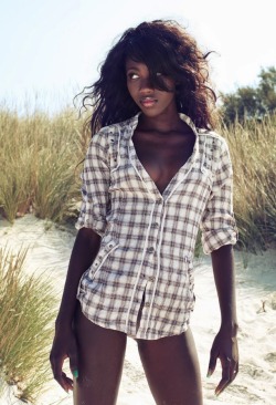 naughty-ebony: Wearing a shirt http://ift.tt/2u3WcCr