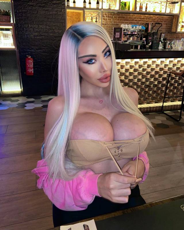 bimbo-fuckdoll: