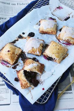 confectionerybliss:  Blackberry Earl Grey Tea Pocket Pies | Sunday