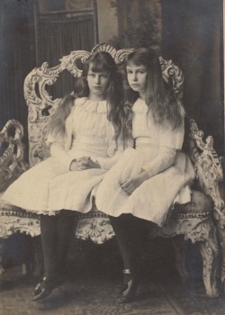 carolathhabsburg:Sisters. Early 1900s 