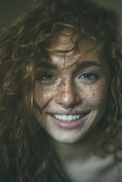 redheadkatielove:  Freckles for days (x-post /r/pics)Delicious