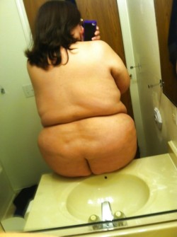 hot-bbw-selfie:  Real name: Jill Married: No Pictures: 26 Naked