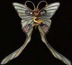 thefaeryhost:René Lalique  __  Swallowtail Butterfly Brooch