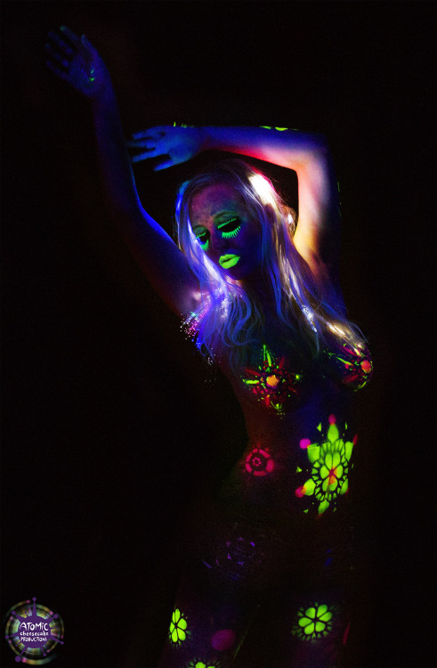 lindseywindfall:  Blacklight liquid latex & light!Â  Photos By: Ryan Suits, Atomic Cheesecake Productions 