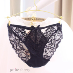 insidemydaydream:  Sexy black strappy lingerie bra set from Petite