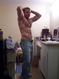 bearilynmonroe:  Husbear used to be in the military and still