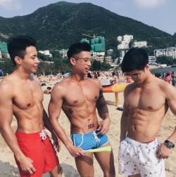 j-aime-asian-men:Yum yum