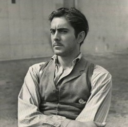 Tyrone Power on the set of Jesse James  (Henry King, 1939)