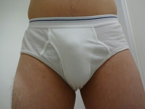 mikazato:2017/04/12 Briefs for adult boysGreat doubleseat briefs seem to be almost exclusively coming from Asia these days. There’s a company called Gunze (see the briefs in these pics) who make classic white doubleseat briefs with a great waistband.