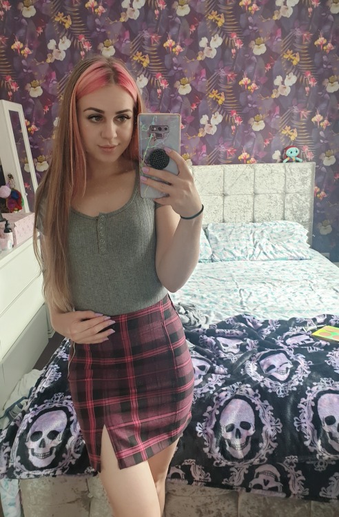 Thought I would show off my new skirt 😘