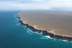 sixpenceee:The End Of The EarthThe Nullarbor Cliffs literally