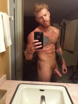 bigredatl:  silverfox00:  gingerobsession:  Bennett Anthony showing