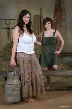 uddermasterr:  The hucow farmers wife and daughter More fine