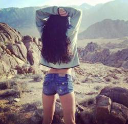 mysticgirlsperfection:  In the desert  Via definitecuties. Queued