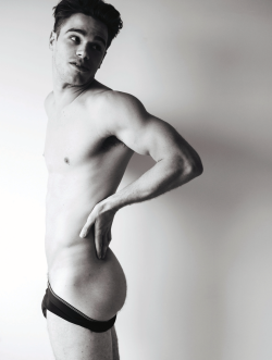 christos:  Tucker Des Lauriers by Taylor Miller – Desnudo