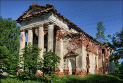 abandonedography:  Church of St. Casimir, Ryasna, Belarus by