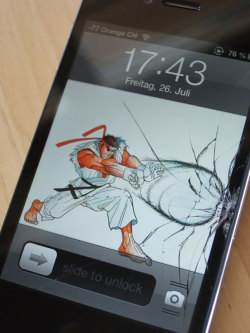 boredpanda:    Creative Ways To “Fix” Your Broken Phone Screen