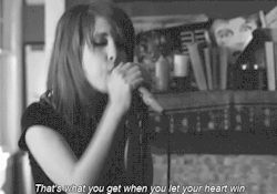 scattered-teardrops:  Click for more black & white posts
