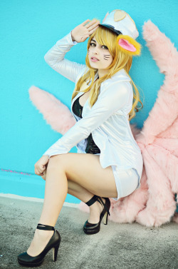 vedasaur:  Popstar Ahri - hyemi♥chu cosplay Visit www.facebook.com/hyemichucosplay for