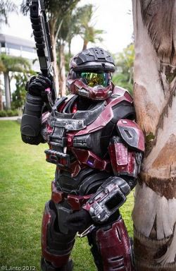 nurts:  Amazing Halo cosplay (source in comments) http://bit.ly/Yh2JRN