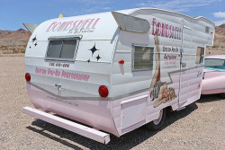 fuckyeahvintage-retro:1961 Shasta Mobile Salon (via littlevintagetrailer)